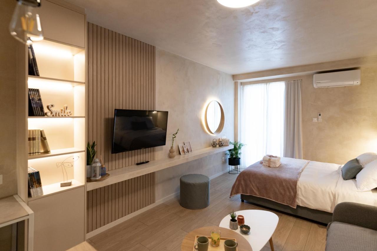 Apo-Zachari Elegant Apartment Larissa Extérieur photo