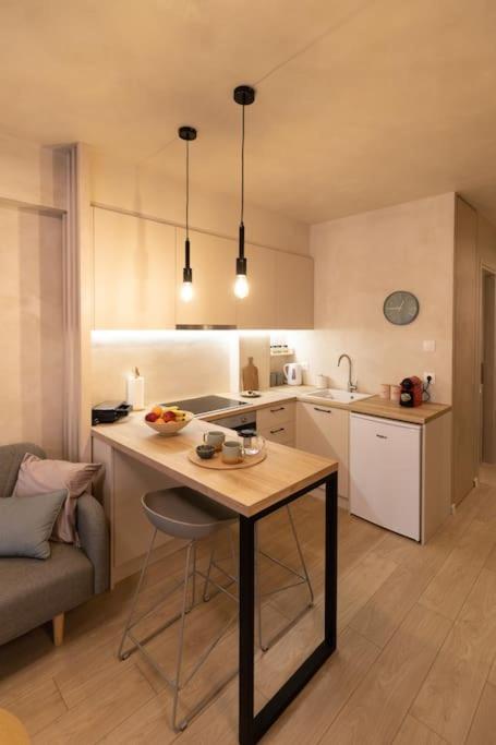 Apo-Zachari Elegant Apartment Larissa Extérieur photo