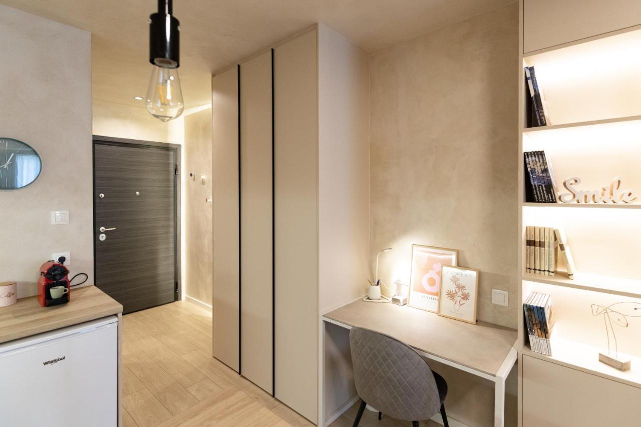 Apo-Zachari Elegant Apartment Larissa Extérieur photo